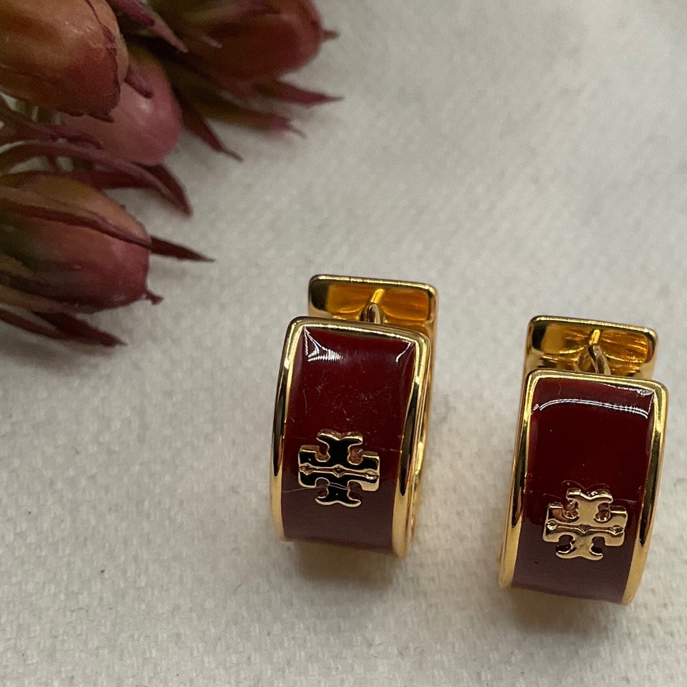 TORY BURCH Kira enamel huggie hoop earrings